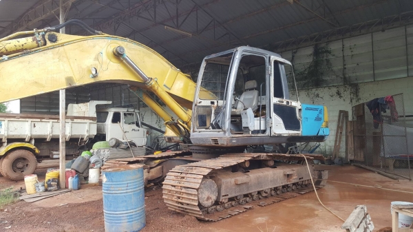 ขาย แบคโฮ KOBELCO SK200 Mark 3 เอกสารเล่มทะเบียนครบ ไฟฟ้าตัดแล้ว ช่วงล่างต้องเก็บงานครับ ราคาต่อรองได้