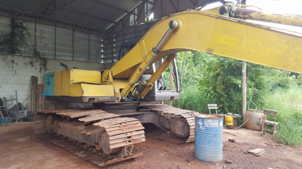 ขาย แบคโฮ KOBELCO SK200 Mark 3 เอกสารเล่มทะเบียนครบ ไฟฟ้าตัดแล้ว ช่วงล่างต้องเก็บงานครับ ราคาต่อรองได้