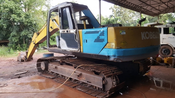 ขาย แบคโฮ KOBELCO SK200 Mark 3 เอกสารเล่มทะเบียนครบ ไฟฟ้าตัดแล้ว ช่วงล่างต้องเก็บงานครับ ราคาต่อรองได้