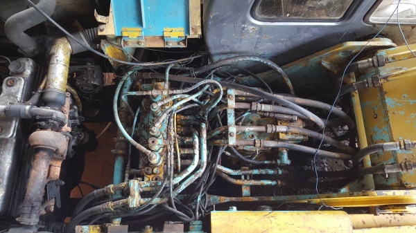 ขาย แบคโฮ KOBELCO SK200 Mark 3 เอกสารเล่มทะเบียนครบ ไฟฟ้าตัดแล้ว ช่วงล่างต้องเก็บงานครับ ราคาต่อรองได้