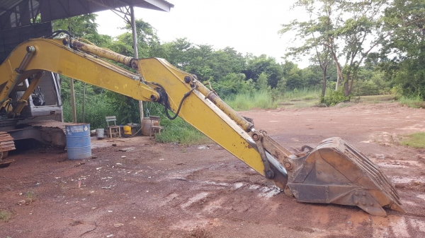 ขาย แบคโฮ KOBELCO SK200 Mark 3 เอกสารเล่มทะเบียนครบ ไฟฟ้าตัดแล้ว ช่วงล่างต้องเก็บงานครับ ราคาต่อรองได้