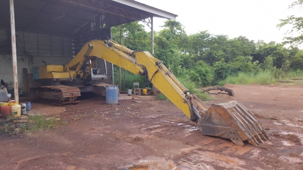 ขาย แบคโฮ KOBELCO SK200 Mark 3 เอกสารเล่มทะเบียนครบ ไฟฟ้าตัดแล้ว ช่วงล่างต้องเก็บงานครับ ราคาต่อรองได้