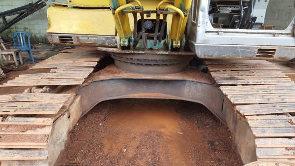 ขาย แบคโฮ KOBELCO SK200 Mark 3 เอกสารเล่มทะเบียนครบ ไฟฟ้าตัดแล้ว ช่วงล่างต้องเก็บงานครับ ราคาต่อรองได้