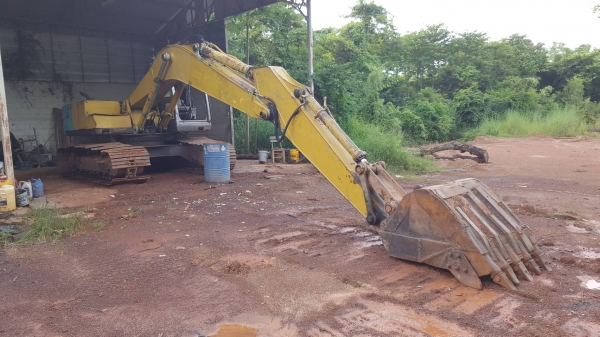 ขาย แบคโฮ KOBELCO SK200 Mark 3 เอกสารเล่มทะเบียนครบ ไฟฟ้าตัดแล้ว ช่วงล่างต้องเก็บงานครับ ราคาต่อรองได้