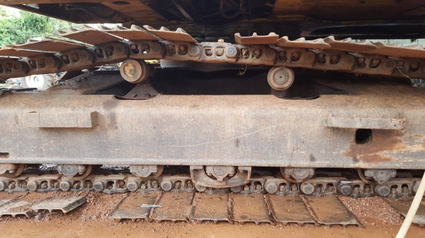 ขาย แบคโฮ KOBELCO SK200 Mark 3 เอกสารเล่มทะเบียนครบ ไฟฟ้าตัดแล้ว ช่วงล่างต้องเก็บงานครับ ราคาต่อรองได้