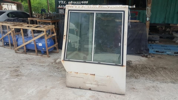 FROM JAPAN*ขายถูกด่วนๆ หัวเก๋งรถขุดไซค์ 20, 30, 35, 40  /CABIN FOR EXCAVATOR - รุ่น 3, 5, 6 / ราคาเพียง 12,500 บาท สนใจรีบติดต่อ 0819337688