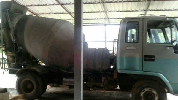 ขาย6ล้ออีซูซุโม่ปูนFRR195 โม่ตรง2.5Q เอกสารใบอินวอยซ์ แชชซีดีใช้งานประจำ