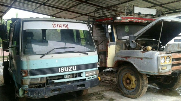 ขาย6ล้ออีซูซุโม่ปูนFRR195 โม่ตรง2.5Q เอกสารใบอินวอยซ์ แชชซีดีใช้งานประจำ