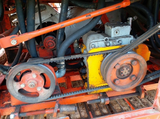 ขายรถเกี่ยวข้าวศักดิ์พัฒนา SS501 Tเครื่อง6HH1 210ช่วงล่าง10 สภาพพร้อม ปั๊ม22