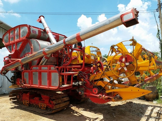 ขายรถเกี่ยวข้าวศักดิ์พัฒนา SS501 Tเครื่อง6HH1 210ช่วงล่าง10 สภาพพร้อม ปั๊ม22