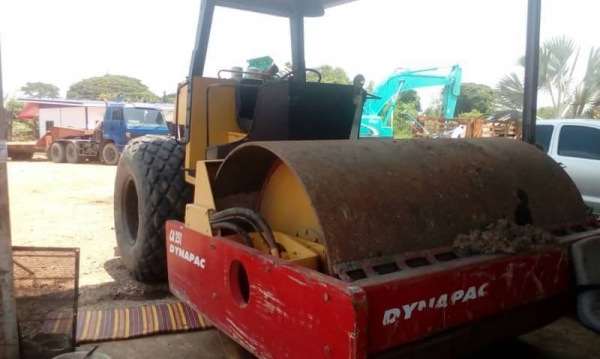 ขาย 680,000 DYNAPAC CA251 เพลาเดียว เครื่องดี ปั้มแรง  ระบบพร้อมใช้ เอกสารเล่มทะเบียน  รถอยู่ จ.ปทุมธานี  090-772-3710 090-772-3708