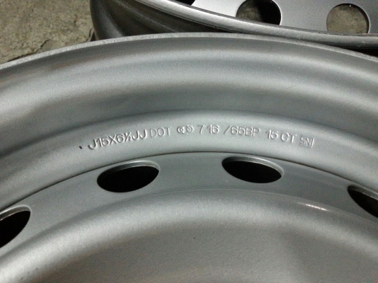 ล้อกะทะอีซูซุ ขอบ15  ชุด2200บ.โทร.0879050181.ส่งได้ทั่วไทยคับ