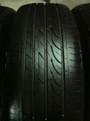 บริสโตน.195/60/15ปี13 มีปะหน้ายาง ชุด1200บ.โทร.0879050181.ส่งได้ทั่วไทยคับ.