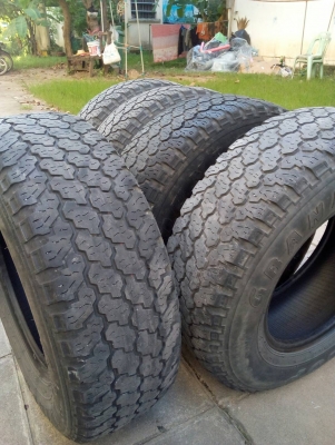 235/70R15 DUNLOP GRANDTREK ขายรวมยางอะไหล่ 5 เส้น tel. 081-427-3941