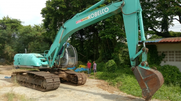 ขายด่วนๆKOBELCO รุ่น5 MV SUPPER เอกสารแจ้งจำหน่าย เอวแน่น ไฟฟ้าเต็ม โซ่หนา น็อตจันใบหลวม กระจกด้านบนแตก สภาพโดยรวมเร็ว ราคาตัดสดลดได้อีก. เงินไม่พอเราจัดแนนท์ให้ตามสภาพราคา690000บาทโทไอดี0843923995 ดูรถ จ.ขอนแก่น