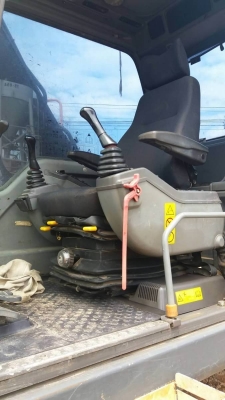 ขาย 1,295,000  VOLVO EC 210 B PRIME ทำงาน 4,xxx ชม. เครื่องดี ปั้มแรง โซ่หนา เอวแน่น ไฟฟ้าครบ เอกสารเล่มทะเบียน รถอยู่ จ.อุบลราชธานี  090-772-3710 090-772-3708