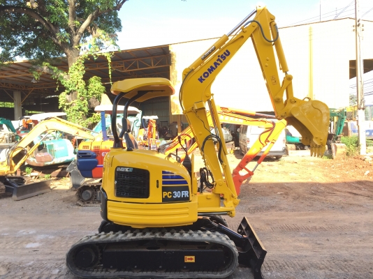 ชุดใหม่ มาแล้วนะครับ จองก่อนได้ก่อน  KOMATSU PC30FR-2 ปั้มนิ้ว,คอนโทนน้ำมัน 4,xxxชั่วโมง รถนอกนำเข้า   (ฟรี)เก็บรายละเอียด,พร้อมส่งทั่วไทย