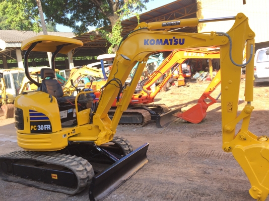 ชุดใหม่ มาแล้วนะครับ จองก่อนได้ก่อน  KOMATSU PC30FR-2 ปั้มนิ้ว,คอนโทนน้ำมัน 4,xxxชั่วโมง รถนอกนำเข้า   (ฟรี)เก็บรายละเอียด,พร้อมส่งทั่วไทย