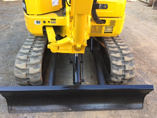 ชุดใหม่ มาแล้วนะครับ จองก่อนได้ก่อน  KOMATSU PC30FR-2 ปั้มนิ้ว,คอนโทนน้ำมัน 4,xxxชั่วโมง รถนอกนำเข้า   (ฟรี)เก็บรายละเอียด,พร้อมส่งทั่วไทย