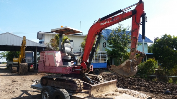 ขายครับ IHI 35GXขนาดPC35 ปั๊มนิ้วคอลโทรน้ำมัน พร้อมรถเทเลอร์ลาก