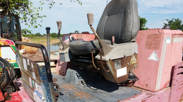 ขายครับ IHI 35GXขนาดPC35 ปั๊มนิ้วคอลโทรน้ำมัน พร้อมรถเทเลอร์ลาก