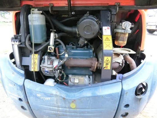 ขายรถขุด ยี่ห้อ: KUBOTA แบบ: KX61-3 (ขนาดเทียบเท่ากับ PC15) ราคา 300,000 บาท (ต่อรองได้)  #คอนโทนสั้นปั้มนิ้ว หัวเก๋ง เครื่อง3สูบ สภาพเดิมๆจากญี่ปุ่น การใช้งาน2,133ชม. รถเก่านอกแท้ญี่ปุ่น  มีเอกสารใบอินวอย ไม่เคยใช้งานในไทย100\% รถพร้อมใช้งาน  สนใจติดต่อ โ