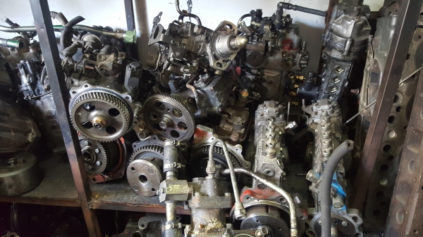 อะไหล่เครื่องยนต์ ดีเซล เสื้อสูบ ฝาสูบ ลูกสูบ เพลาราวลิ้น ข้อเหวียง ไดสตาร์ท ไดชาร์จ ปั้มน้ำมัน เกียร์ เฟืองเกียร์ เพลาท้าย เฟืองท้าย กระปุก