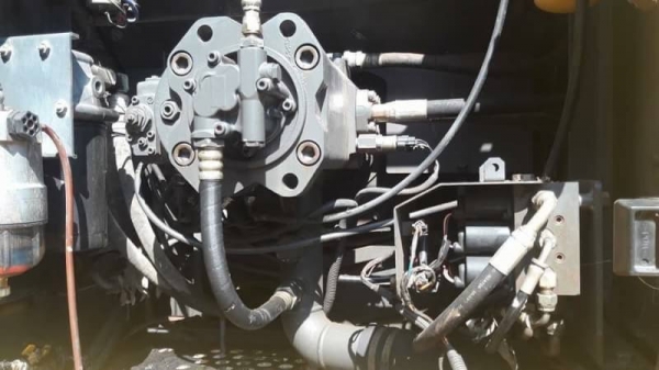 ขาย 1,665,000 บาท SUMITOMO SH210-5 ทำงาน 1x,&times;&times;&times; ชม. เครื่องดี ปั้มแรง โช่หนา เอวแน่น ไฟฟ้าครบ เอกส่ารเล่มทะเบียน  รถอยู่ จ.นครพนม 090-772-3710,090-772-3708