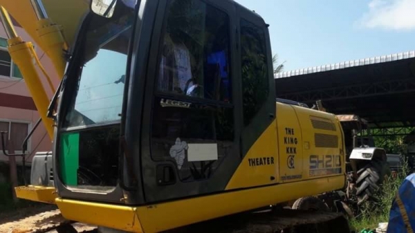 ขาย 1,665,000 บาท SUMITOMO SH210-5 ทำงาน 1x,&times;&times;&times; ชม. เครื่องดี ปั้มแรง โช่หนา เอวแน่น ไฟฟ้าครบ เอกส่ารเล่มทะเบียน  รถอยู่ จ.นครพนม 090-772-3710,090-772-3708
