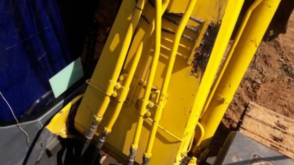 ขาย 1,665,000 บาท SUMITOMO SH210-5 ทำงาน 1x,&times;&times;&times; ชม. เครื่องดี ปั้มแรง โช่หนา เอวแน่น ไฟฟ้าครบ เอกส่ารเล่มทะเบียน  รถอยู่ จ.นครพนม 090-772-3710,090-772-3708