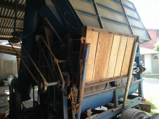 ขาย 4 ล้อ เครื่อง 85 แรงตู้นวดข้าว 5 ฟุตไทเส็ง ขาย 4 ล้อ เครื่อง 85 แรงตู้นวดข้าว 5 ฟุตไทเส็ง