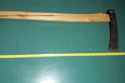 ขายขวานหัวยาวด้ามไม้ขนาดยาว115cm. ขายขวานหัวยาวด้ามไม้ขนาดยาว115cm.