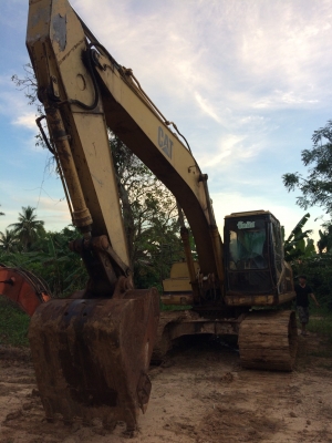 Cat 320 v 1 670,000 .- รถพร้อมใช้งานราคาต่อรองได้