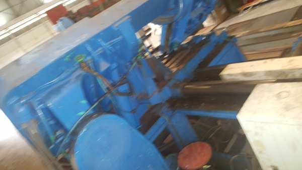 ขายเครื่องเลื่อยดึงงานเข้าอัตโนมัติขนาด 400 มิลพร้อมลูกกลิ้งรองรับราคา 80,000 บาท ขายเครื่องเลื่อยดึงงานเข้าอัตโนมัติขนาด 400 มิลพร้อมลูกกลิ้งรองรับราคา 80,000 บาท