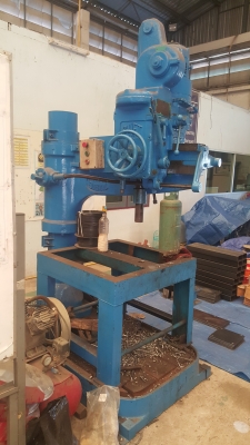 ขายเครื่องเลื่อยดึงงานเข้าอัตโนมัติขนาด 400 มิลพร้อมลูกกลิ้งรองรับราคา 80,000 บาท