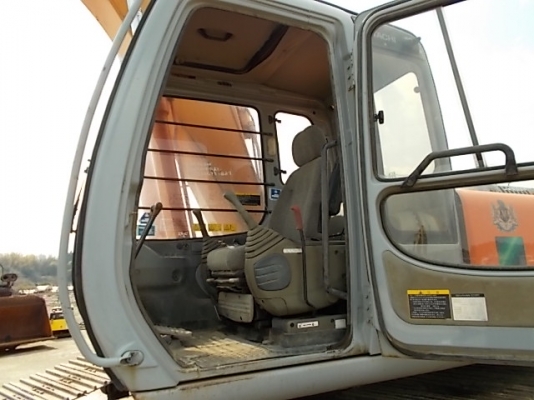 รถขุด HITACHI ZX200LC บูม18 เมตร 062-709-1747