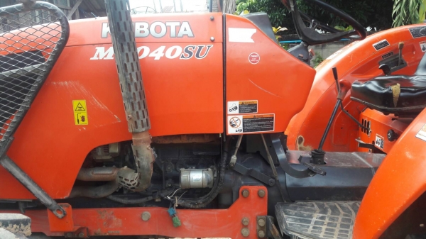 ขายรถไถ Kubota M6040 สภาพดีสวยๆๆพร้อมใช้ครับ รุ่นนี้ถือว่าคุ้มมากกับราคานี้ครับ มีอุปกรณ์พร้อม2 ชิ้นมี ใบมีดดันดิน และโรตารี่มาให้ครับ ใครมองหาคูโบต้า M6040 รับรองไม่เสียใจครับกับราคานี้