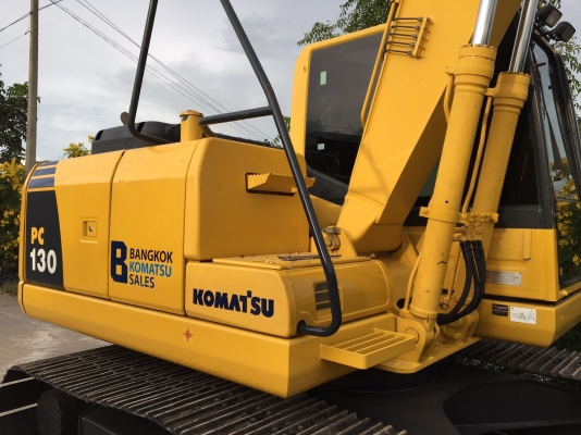 ขายรถแบคโฮ KOMATSU PC130-8 ไมล์ 6510 ชม.เอกสารชุดจดทะเบียน ราคา 1750000