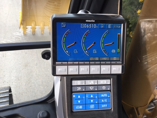 ขายรถแบคโฮ KOMATSU PC130-8 ไมล์ 6510 ชม.เอกสารชุดจดทะเบียน ราคา 1750000