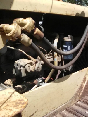 ขาย 195,000 บาท CATTERPILAR D4D เครื่องดี เกียร์แรง โซ่หนา ใบสวย เอกสารชื้อขาย   รถอยู่ จ.ปทุมธานี โทร&amp;ไอดีไลน์ 0610710295