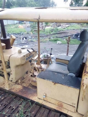 ขาย 195,000 บาท CATTERPILAR D4D เครื่องดี เกียร์แรง โซ่หนา ใบสวย เอกสารชื้อขาย   รถอยู่ จ.ปทุมธานี โทร&amp;ไอดีไลน์ 0610710295