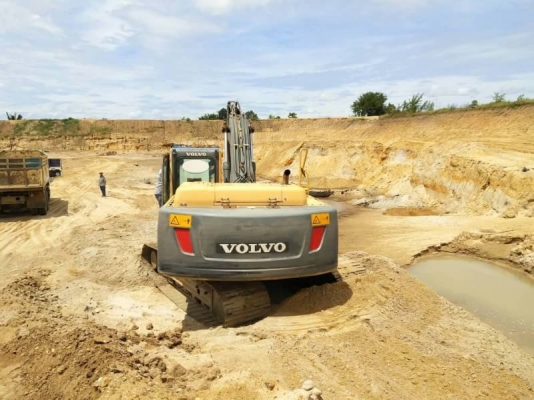ขาย 1,080,000 บาท VOLVO EC210B PRIME ทำงาน 17,xxx ชม. เครื่องดี ปั้มแรง โซ่หนา เอวแน่น ไฟฟ้าครบ เอกสารเล่มทะเบียน  รถอยู่ จ.สุพรรณบุรี โทร&amp;ไอดีไลน์ 0610710295