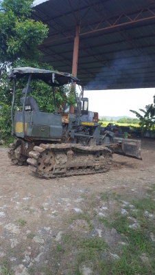 ขายด่วน รถแท๊คเตอร d2 /5 Komatsu  เครืองดีพร้อมใช้ ขาย 125000