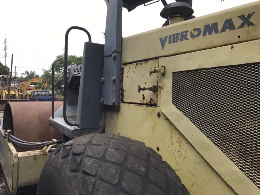 ขาย รถบด Vibomax 2เพลา. มีเล่มทะเบียนขาย2คัน ใช้งานได้1คัน อีกคัน เครือง ทำงานปกติ. แต่ต้องเปลี่ยนปั้ม ขาย2คัน 850000 บาท