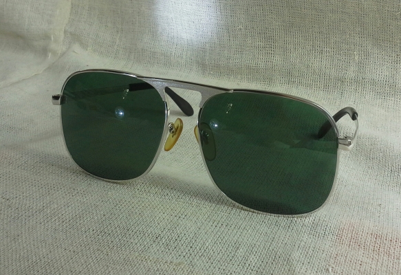 โคตรแว่นตา &#039;บิดาของ เรย์-แบน&#039; ทองขาว 10 K ล้ำค่า Vintage BAUSCH &amp; LOMB handmade in Wes