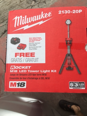 สปอร์ตไลภาคสนามไร้สายพร้อมแบต5แอม1ก้อนและแท่นชาร์จ Milwaukee 2130-20P สปอร์ตไลภาคสนามไร้สายพร้อมแบต5แอม1ก้อนและแท่นชาร์จ Milwaukee 2130-20P