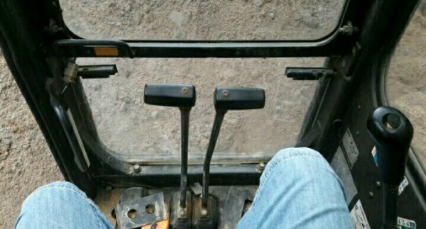 ขาย!! &gt;&gt;&gt; Komatsu Pc128 ไลย์หัวเจาะ+แถมหัวเจาะ อินวอย ไฟฟ้าครบ &lt;&lt;&lt; เบอร์ติดต่อ 098