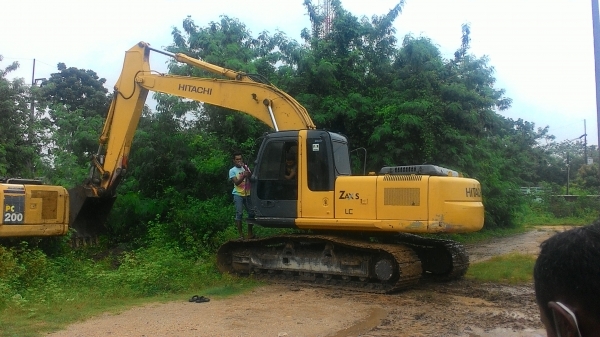 HITACHI 200-1 ZX 1,200,000 ต่อรอง เอกสารอินวอย ติดต่อ 086-314-3259  เล็ก