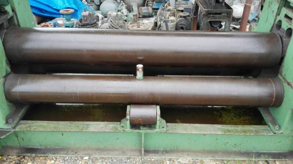 เครื่องม้วนเหล็กญี่ปุ่น หน้ากว้าง 2000 มม ม้วนหนา 25 มม เพลาตัน 12" หัวเพลาม้วนแป้ปได้ นน 7000 kg เก่านอกพร้อมใช้