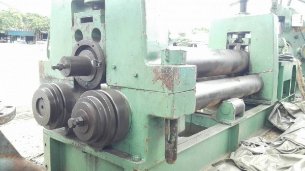 เครื่องม้วนเหล็กญี่ปุ่น หน้ากว้าง 2000 มม ม้วนหนา 25 มม เพลาตัน 12" หัวเพลาม้วนแป้ปได้ นน 7000 kg เก่านอกพร้อมใช้